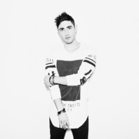 snapchat de 3LAU DJ, ; instagram de 3LAU DJ, ; youtube de 3LAU DJ, ; facebook de 3LAU DJ, 