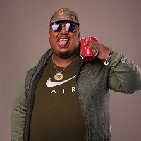 réseaux snapchat instagram facebook youtube de Naza Rap français, 