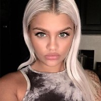 réseaux snapchat instagram facebook youtube de Amina Blue Mannequins, 