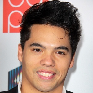 réseaux snapchat instagram facebook youtube de Dominic Sandoval Dance, 