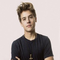 snapchat de Dylan Sprouse Actrices Acteurs, ; instagram de Dylan Sprouse Actrices Acteurs, ; youtube de Dylan Sprouse Actrices Acteurs, ; facebook de Dylan Sprouse Actrices Acteurs, 