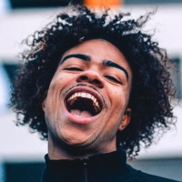 réseaux snapchat instagram facebook youtube de Gambi . 