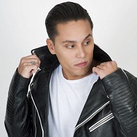 réseaux snapchat instagram facebook youtube de Jon Ali Les anges de la télé réalité, 
