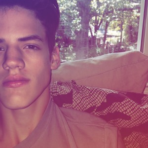 réseaux snapchat instagram facebook youtube de Jonathan T No tag, 