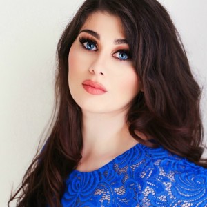 réseaux snapchat instagram facebook youtube de Laura Jarjour Model, College, 