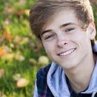 snapchat de Luke Korns Internet, ; instagram de Luke Korns Internet, ; youtube de Luke Korns Internet, ; facebook de Luke Korns Internet, 