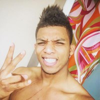 réseaux snapchat instagram facebook youtube de Mike Mescudi Les anges de la télé réalité, 