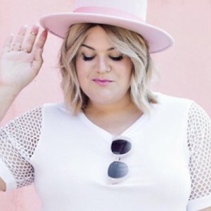 réseaux snapchat instagram facebook youtube de Nicolette Mason Fashion, Food, Blogger, 